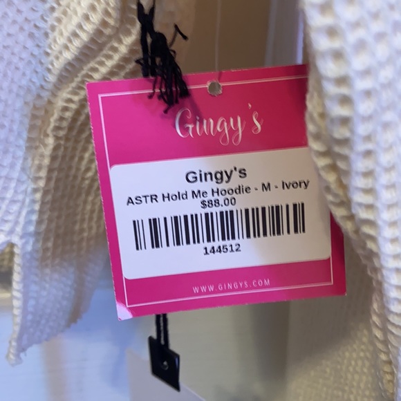 NWT ASTR The Label Hold Me Hoodie and Shorts Set - Picture 6 of 12